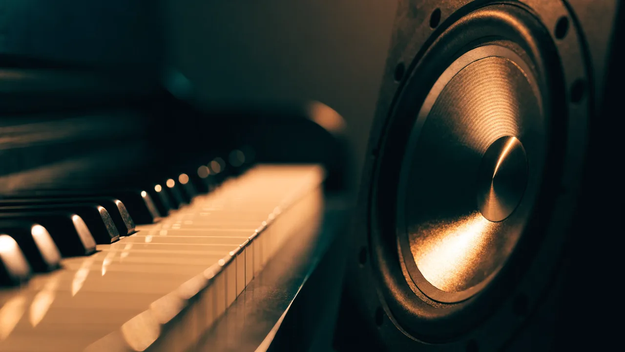 Thumbnail for Audio Pitch & Bass Engineering Guide: Pitch Shifting, Transposing & Bass Boost Online